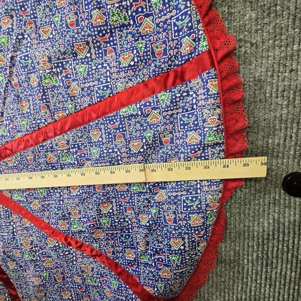 Vintage Handmade Christmas Tree Skirt 42